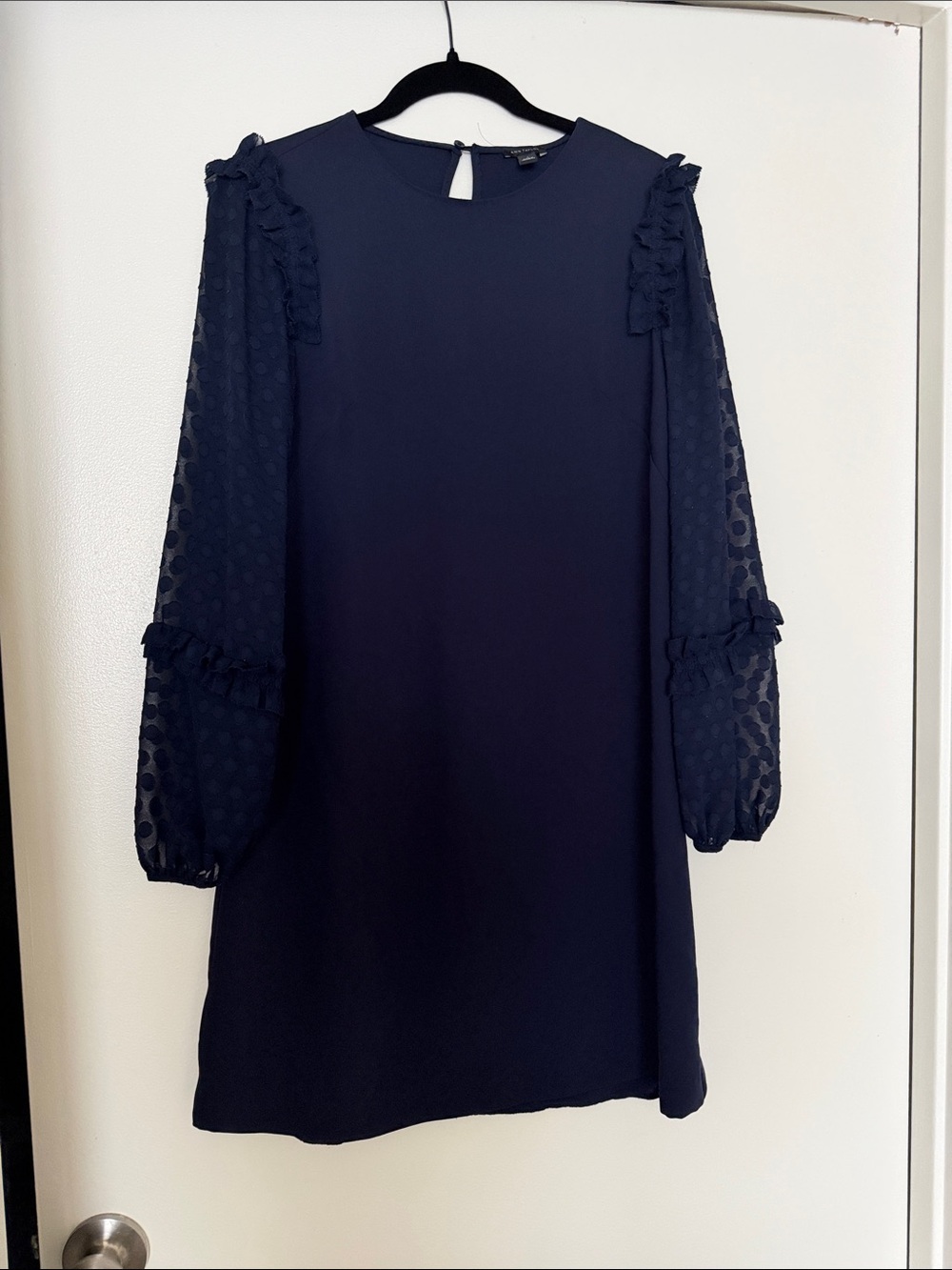 Ann Taylor Dark Navy Crewneck Dress with Back Button Keyhole size 4